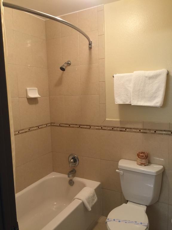Mountain Inn Ontario Room photo